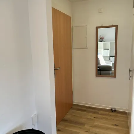 Schoene 1-zimmer Am Bahnhof 2 Parkplaetze